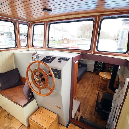 Sallins Roisin Dubh Houseboat酒店 外观 照片