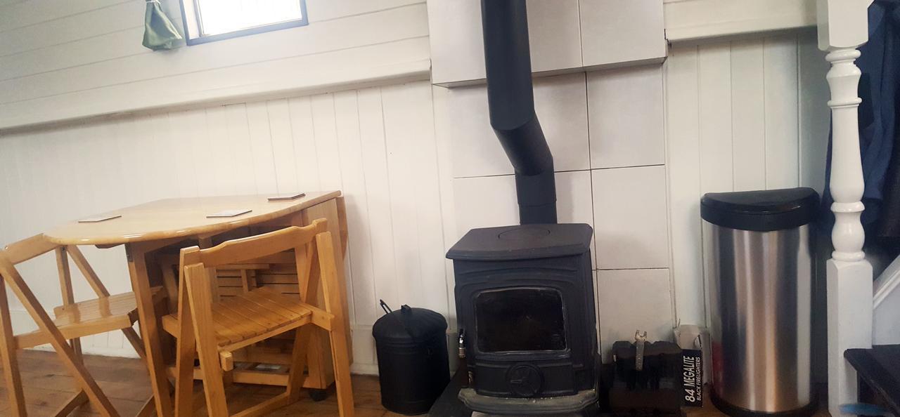 Sallins Roisin Dubh Houseboat酒店 外观 照片