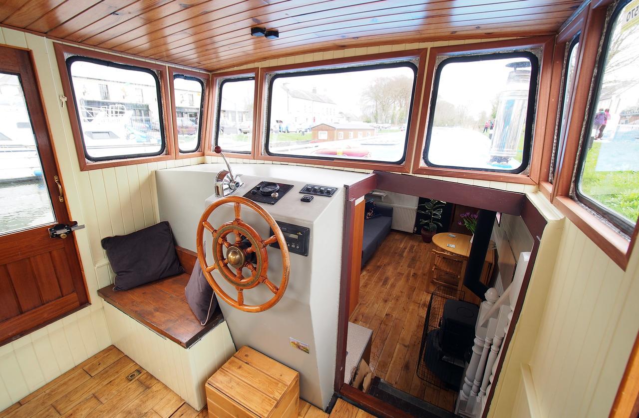 Sallins Roisin Dubh Houseboat酒店 外观 照片