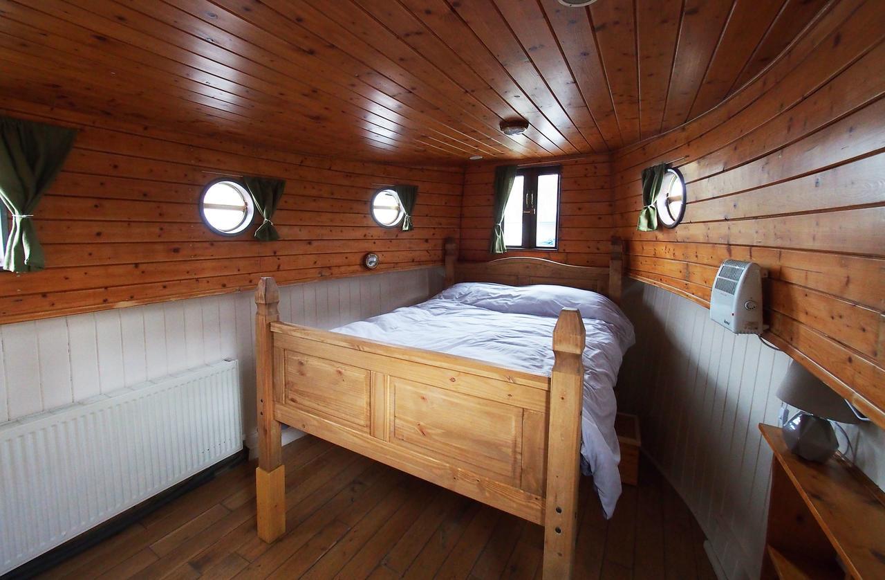 Sallins Roisin Dubh Houseboat酒店 外观 照片